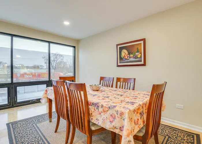 Steps To Shops & Eats: In Portage Park! * Chicago